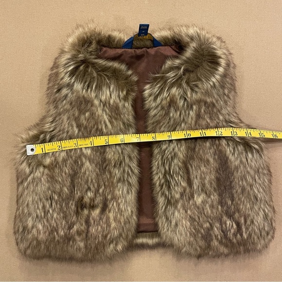 Girl’s Polo Ralph Lauren Faux Fur Vest Size 5 - Picture 10 of 13